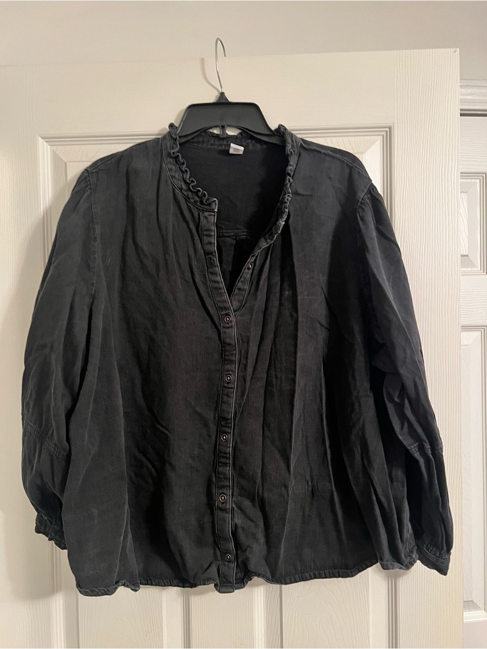 Old Navy Black Button-Front Women’s Shirt with Ruffle Trim